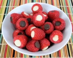 Chocolate Stuffed Raspberries 